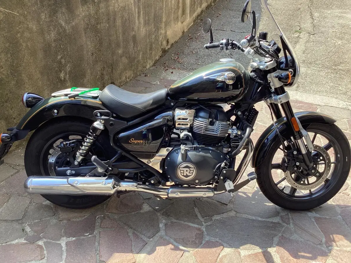 Royal Enfield Super Meteor 650 (2023 - 26) (2)