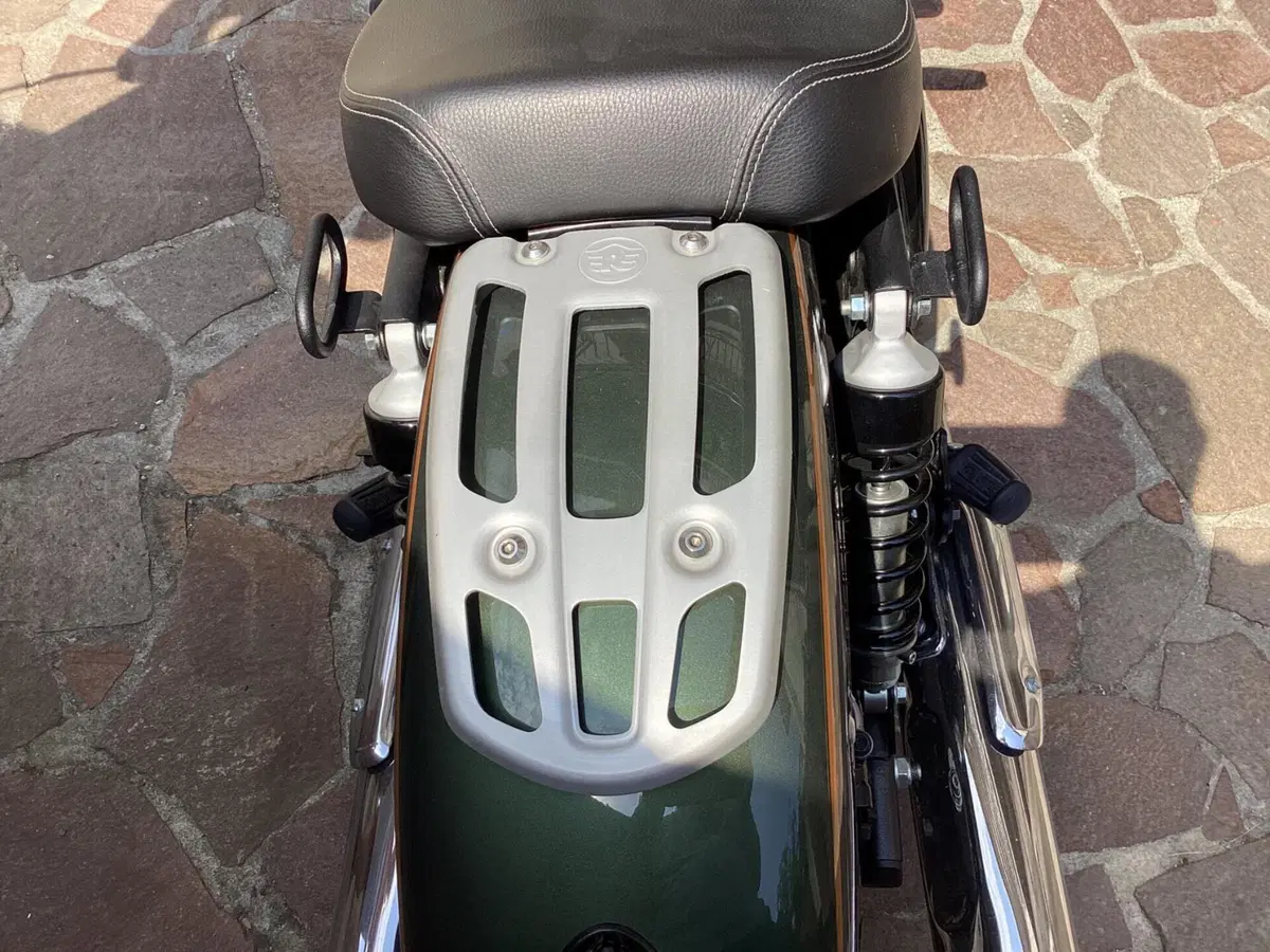 Royal Enfield Super Meteor 650 (2023 - 26) (4)