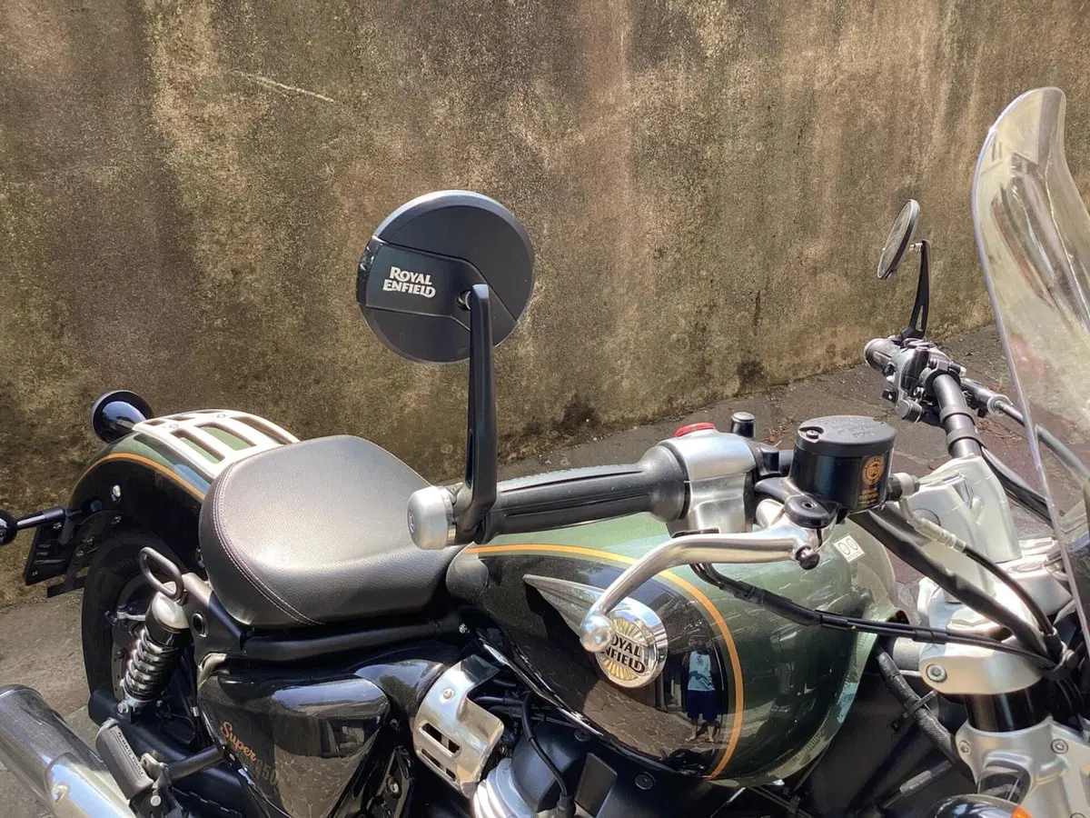 Royal Enfield Super Meteor 650 (2023 - 26) (5)