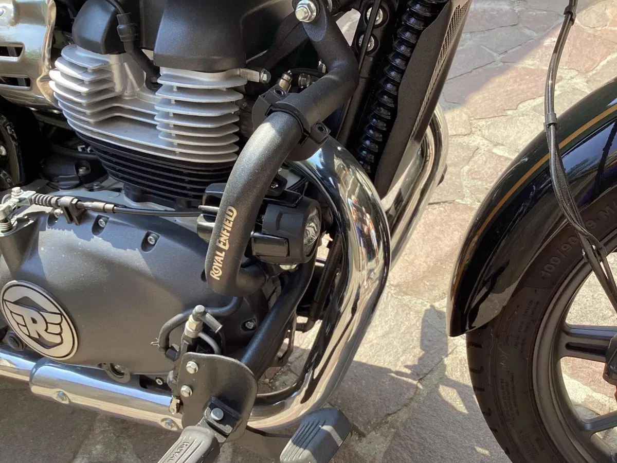 Royal Enfield Super Meteor 650 (2023 - 26) (7)