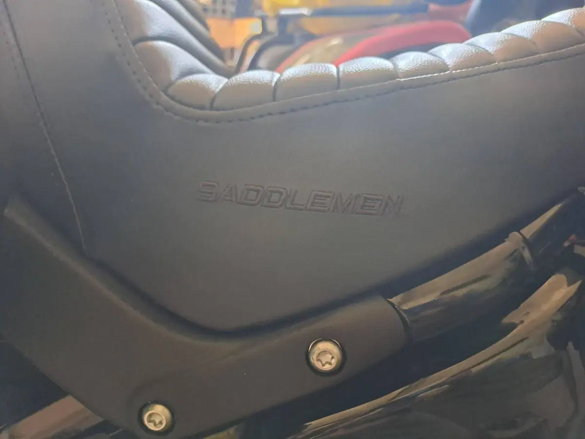 Vendo sella Saddlemen
