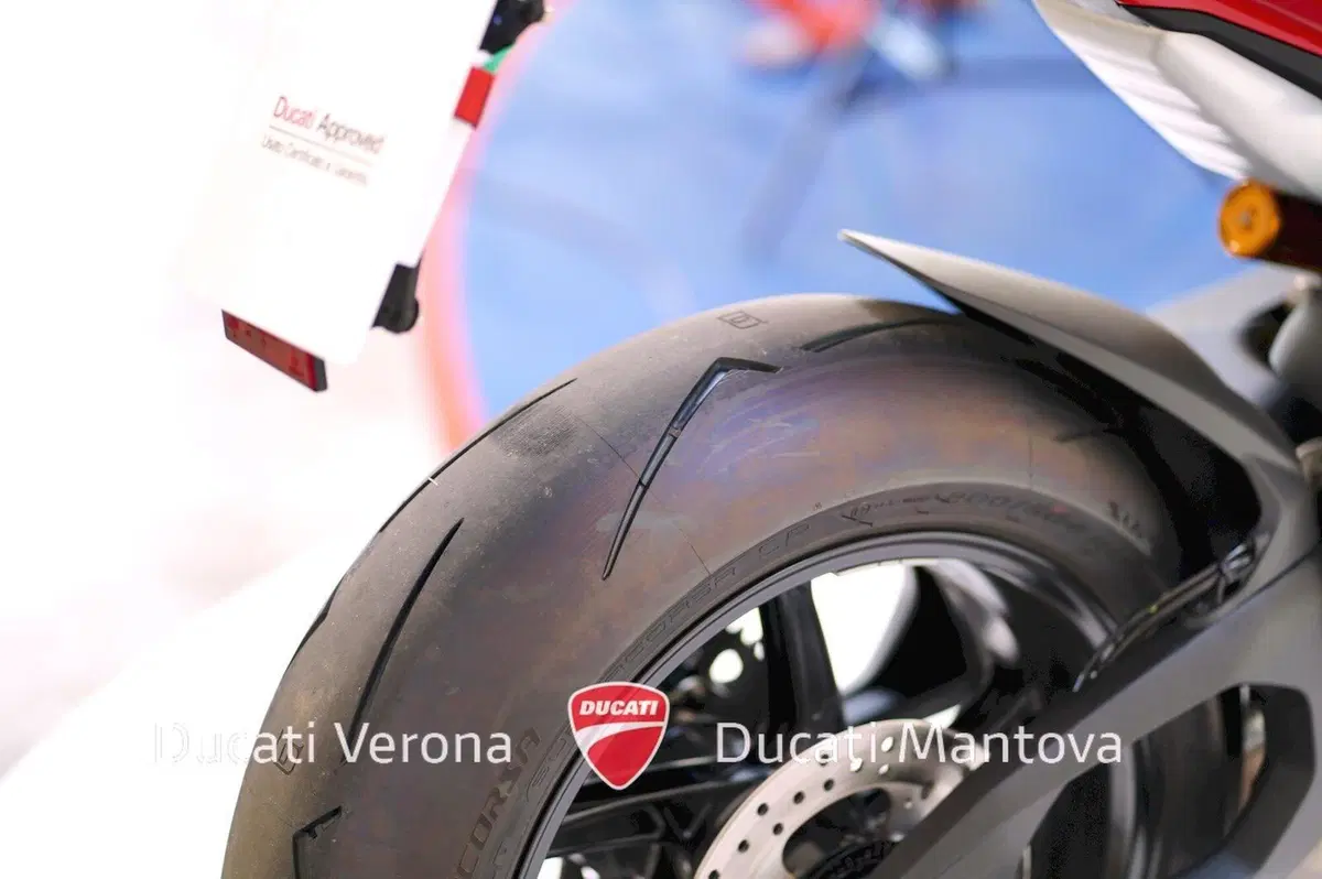 Ducati Panigale V4 R (2026) (12)