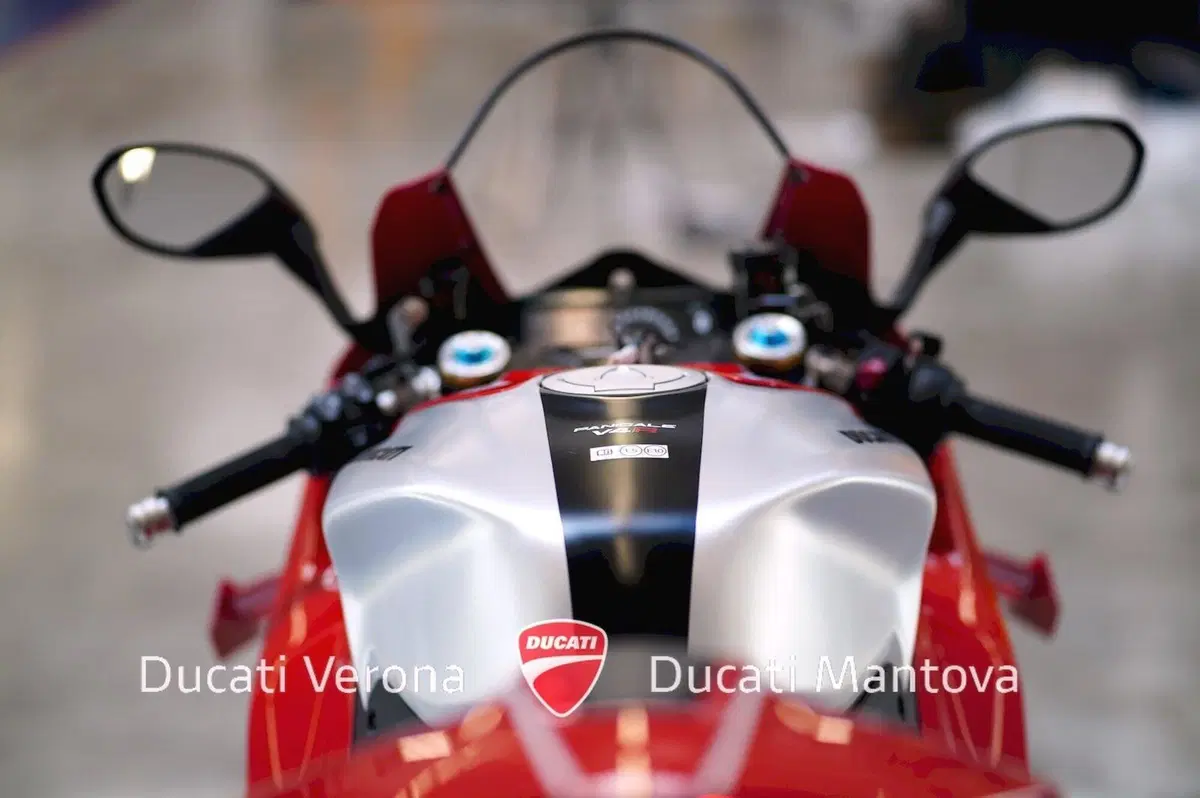 Ducati Panigale V4 R (2026) (18)