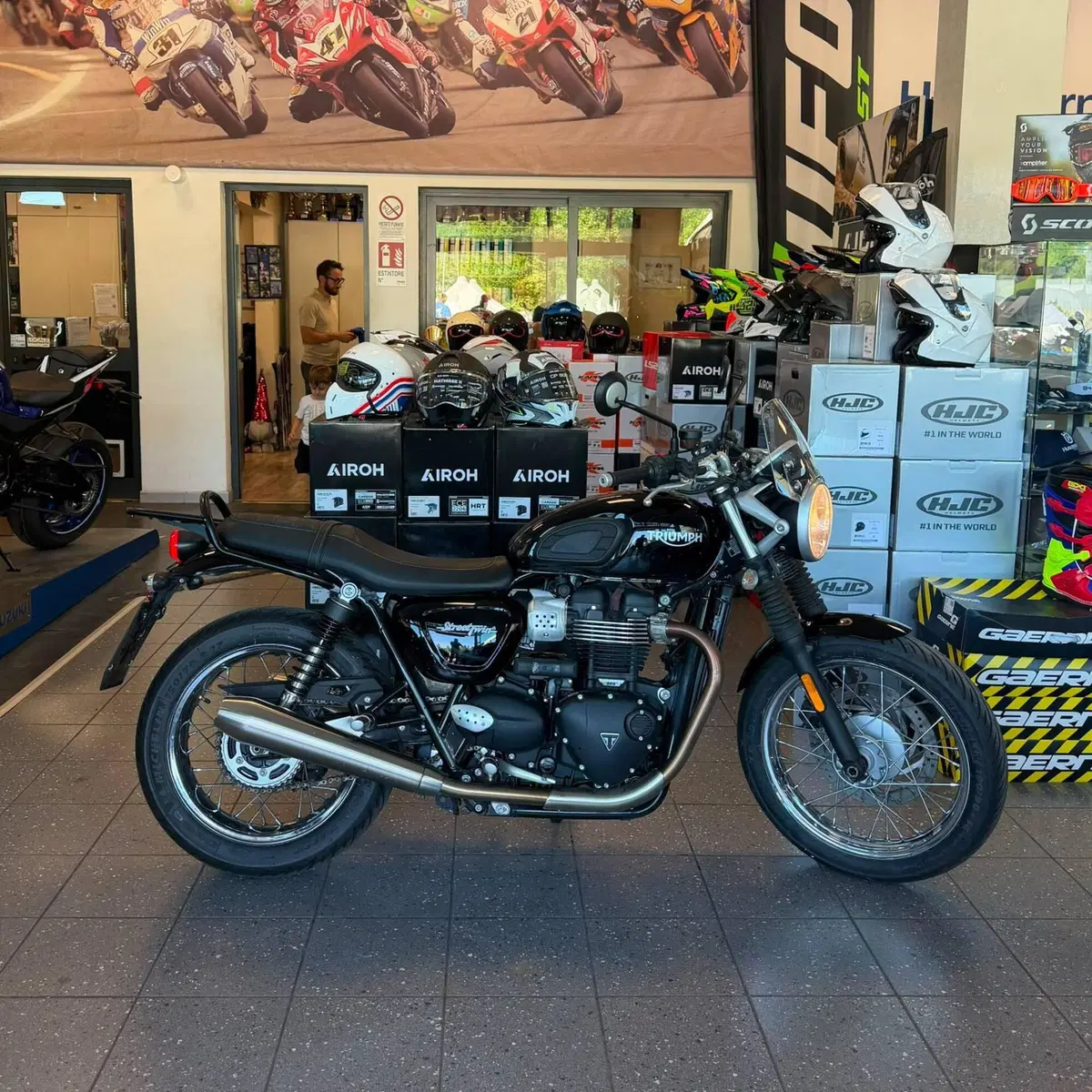 Triumph Street Twin 900 (2017 - 18) (3)