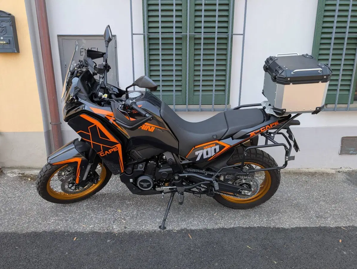 Moto Morini X-Cape 700 Gold Edition (2025 - 26) (4)