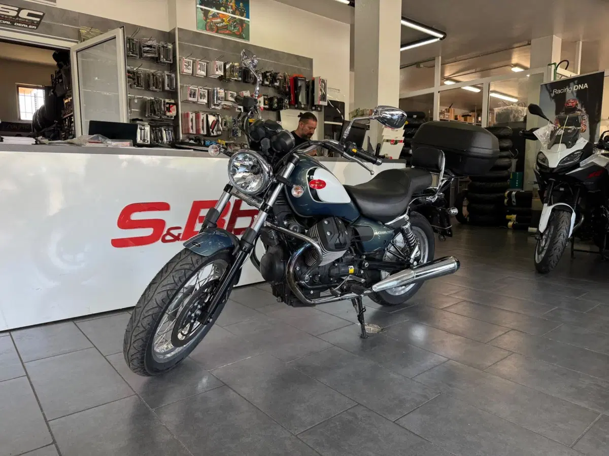 Moto Guzzi Nevada 750 Classic (2008 - 15) (2)