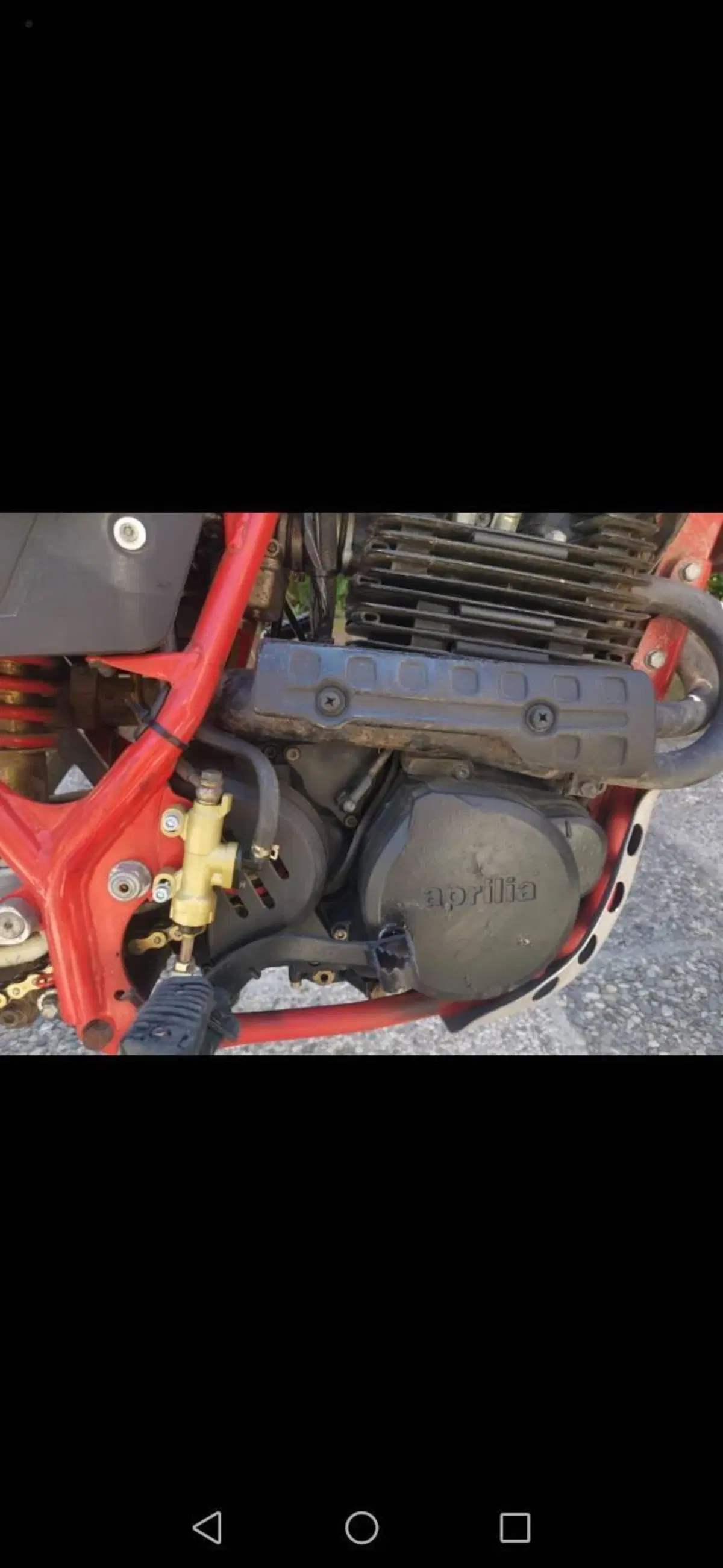 Aprilia Etx 350 (4)