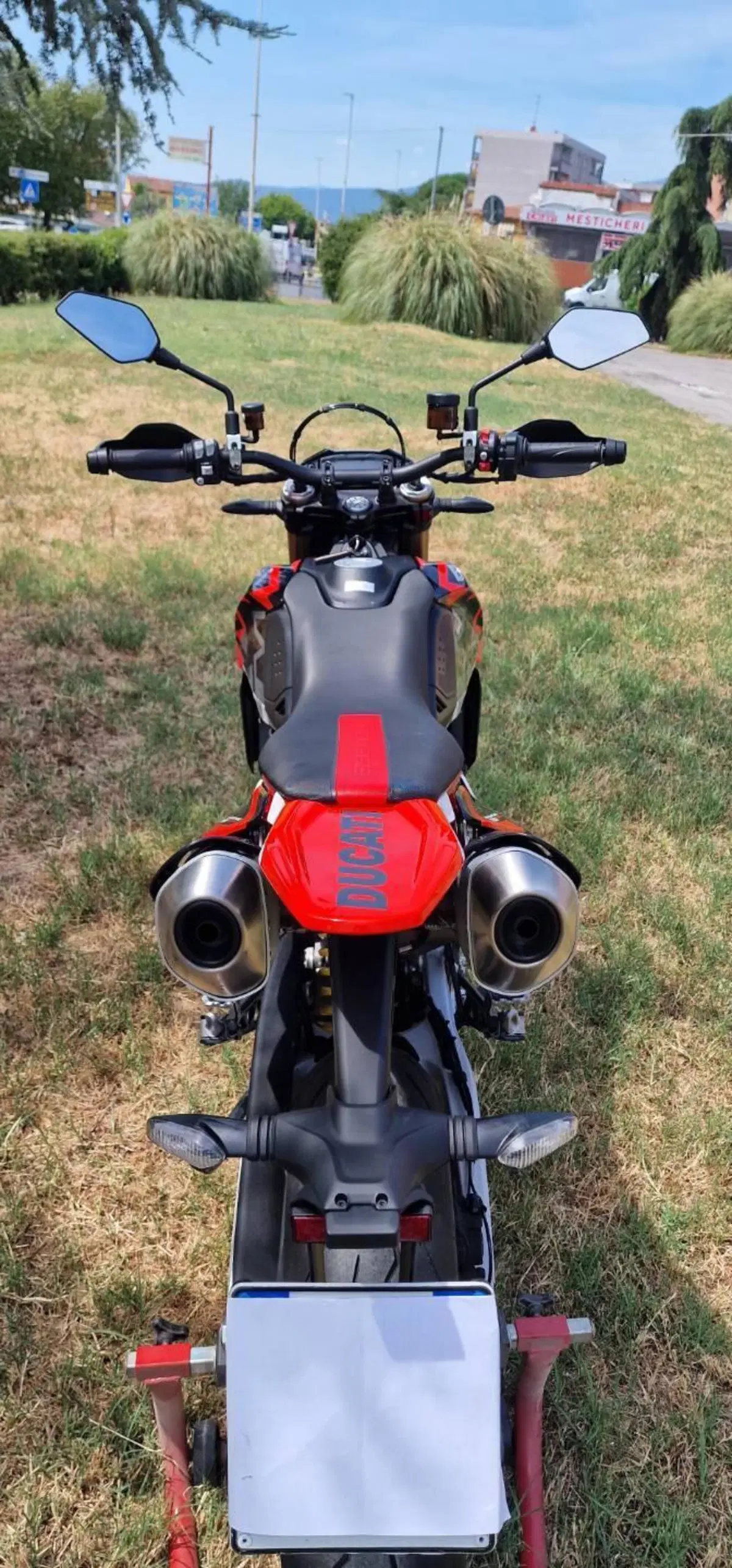 Ducati Hypermotard 698 Mono RVE (2024 - 26) (3)