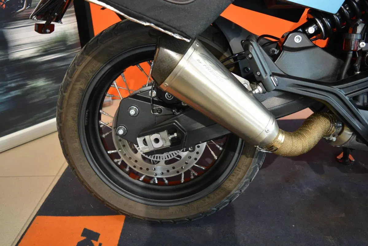 Moto Morini SEIEMMEZZO SCR (2022 - 26) (14)