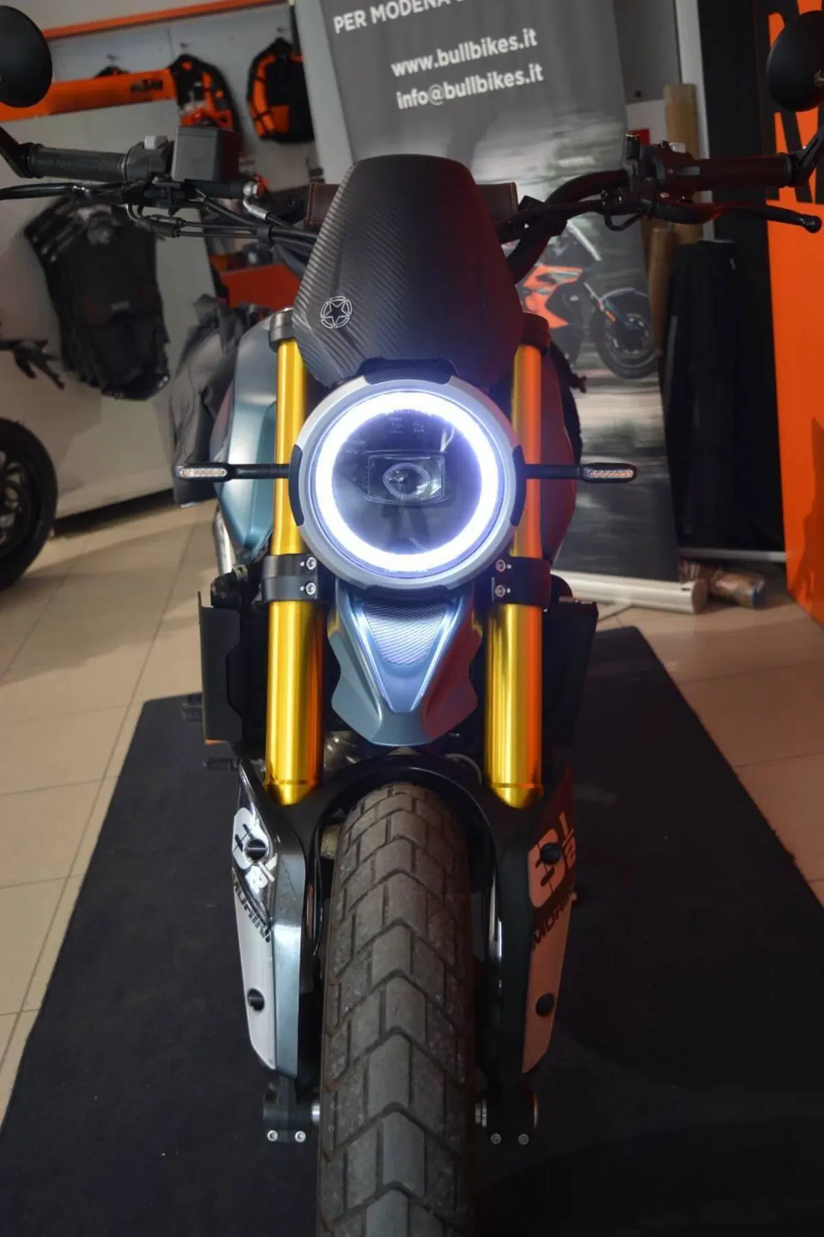 Moto Morini SEIEMMEZZO SCR (2022 - 26) (7)