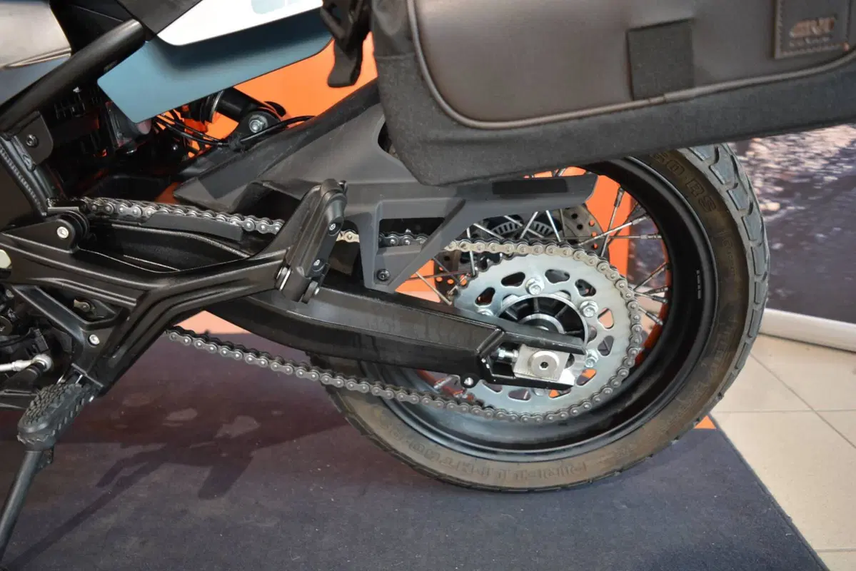 Moto Morini SEIEMMEZZO SCR (2022 - 26) (17)
