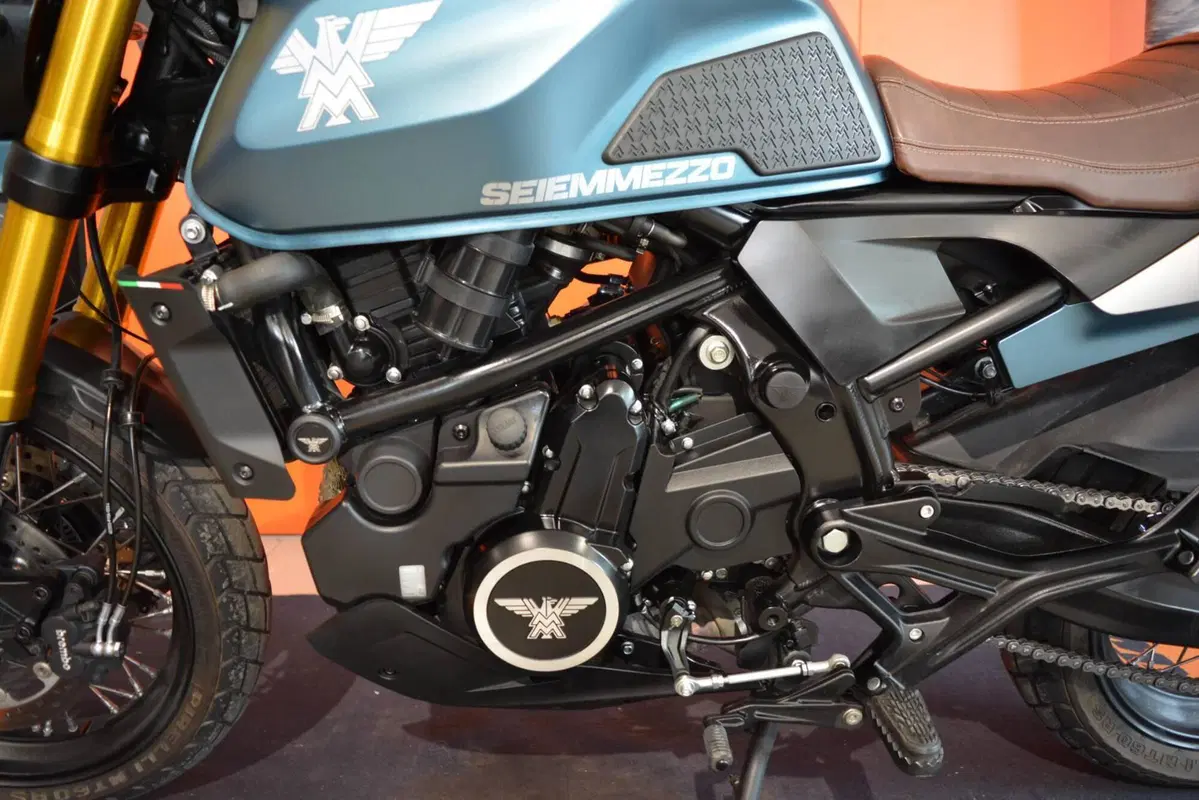 Moto Morini SEIEMMEZZO SCR (2022 - 26) (16)