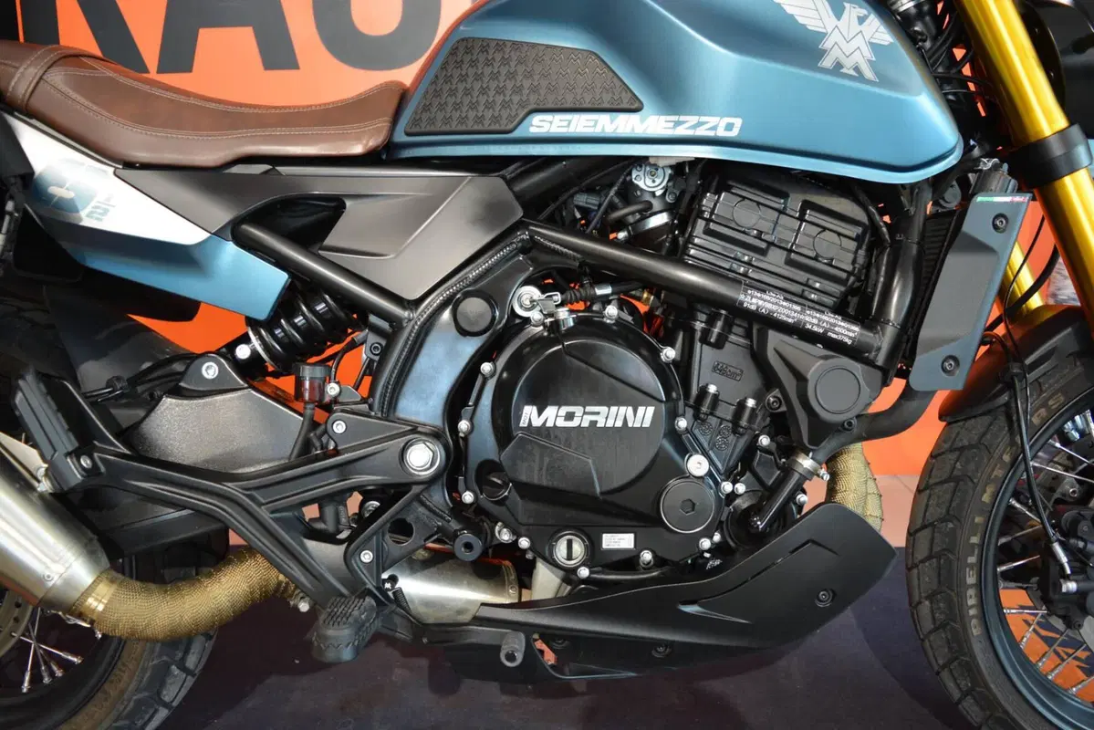 Moto Morini SEIEMMEZZO SCR (2022 - 26) (13)