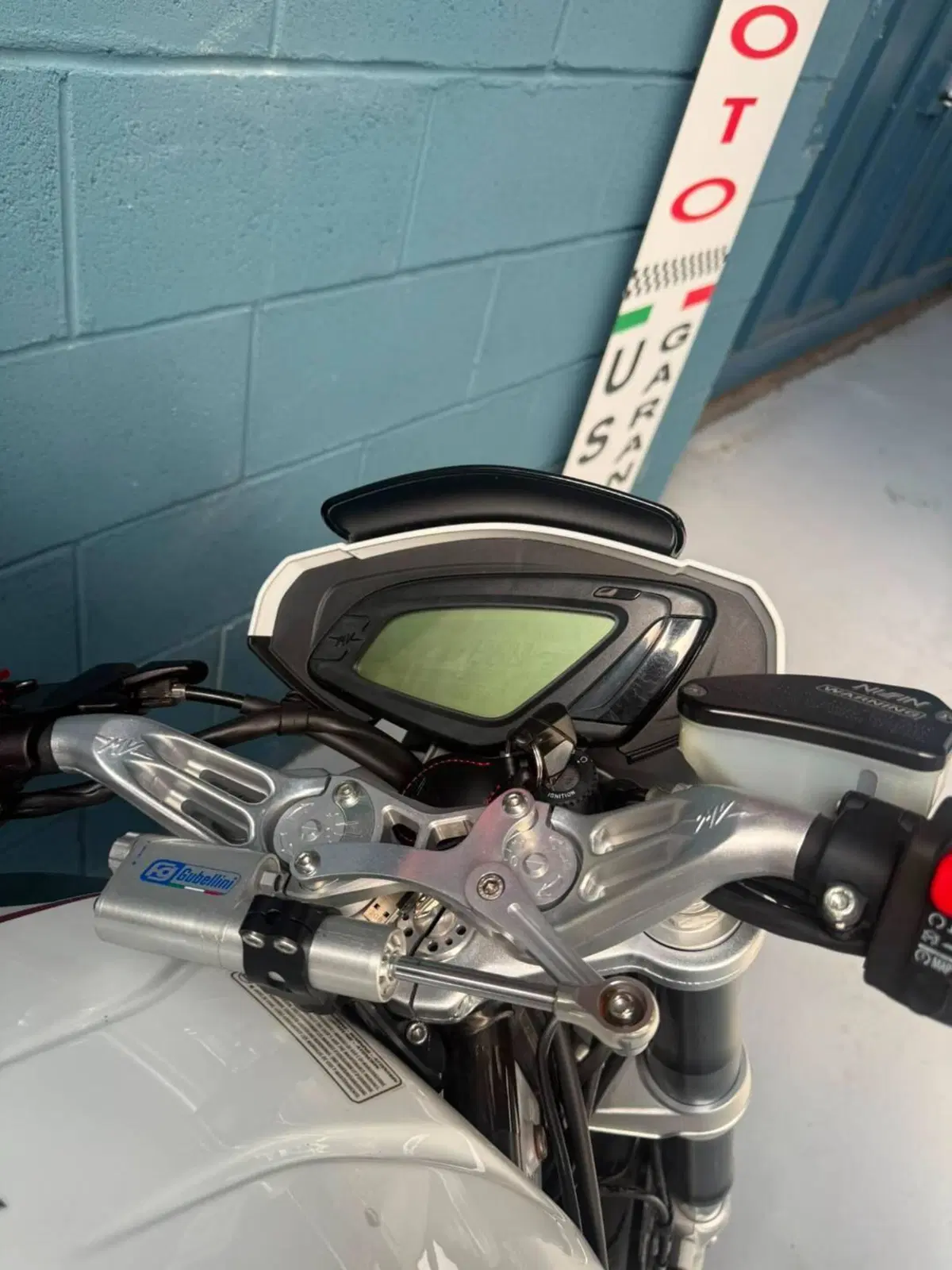 MV Agusta Dragster 800 (2014 - 19) (5)