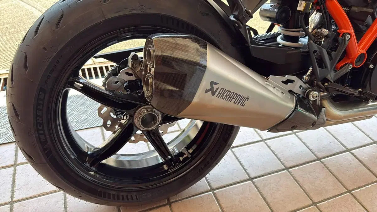 KTM 1390 Super Duke R (2024 - 26) (2)