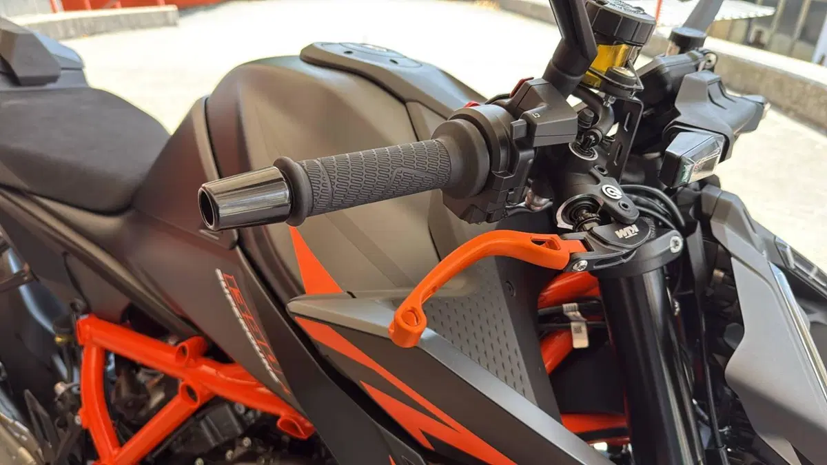 KTM 1390 Super Duke R (2024 - 26) (4)