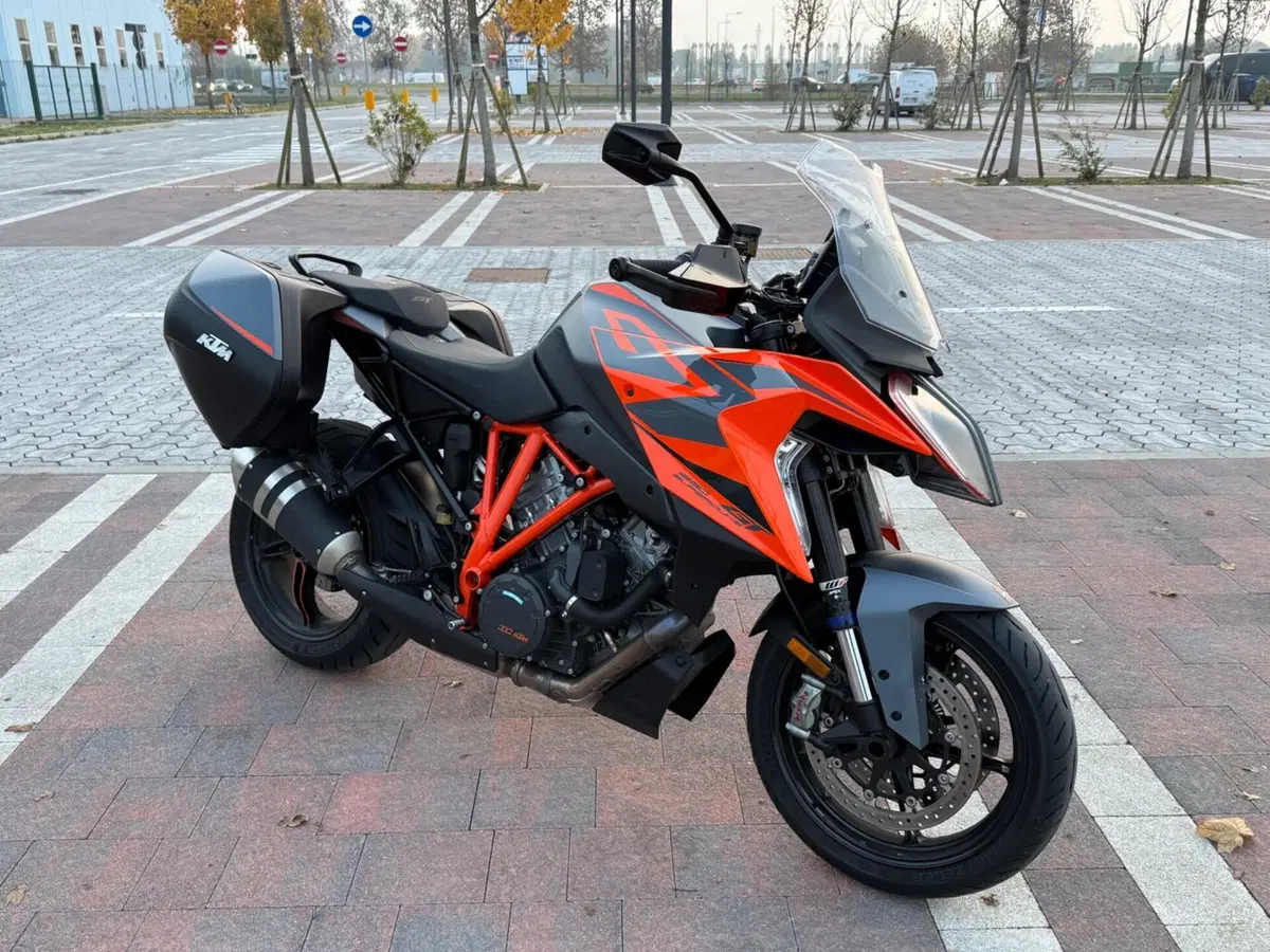 KTM 1290 Super Duke GT (2022 - 25) (2)