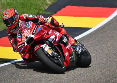 MotoGP 2026. GP di Germania. Marc Márquez vittoria autorevole, vicini Alex e Diggia [CLASSIFICA]