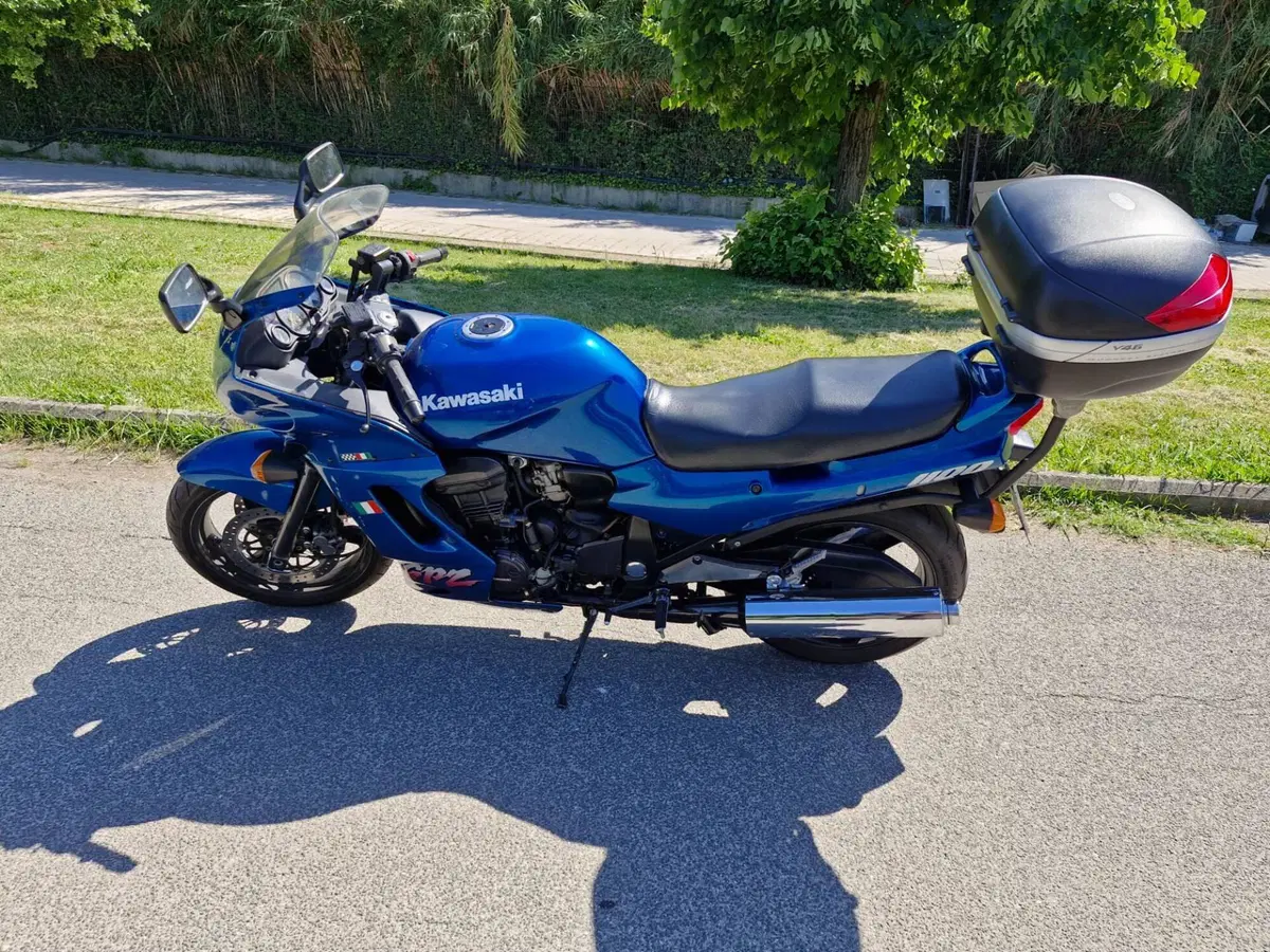 Kawasaki GPZ 1100 (2)