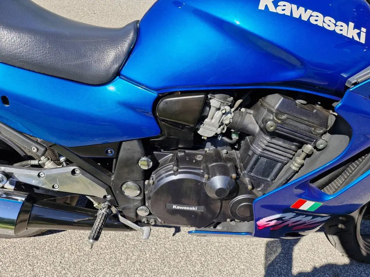 Kawasaki GPZ 1100 (4)