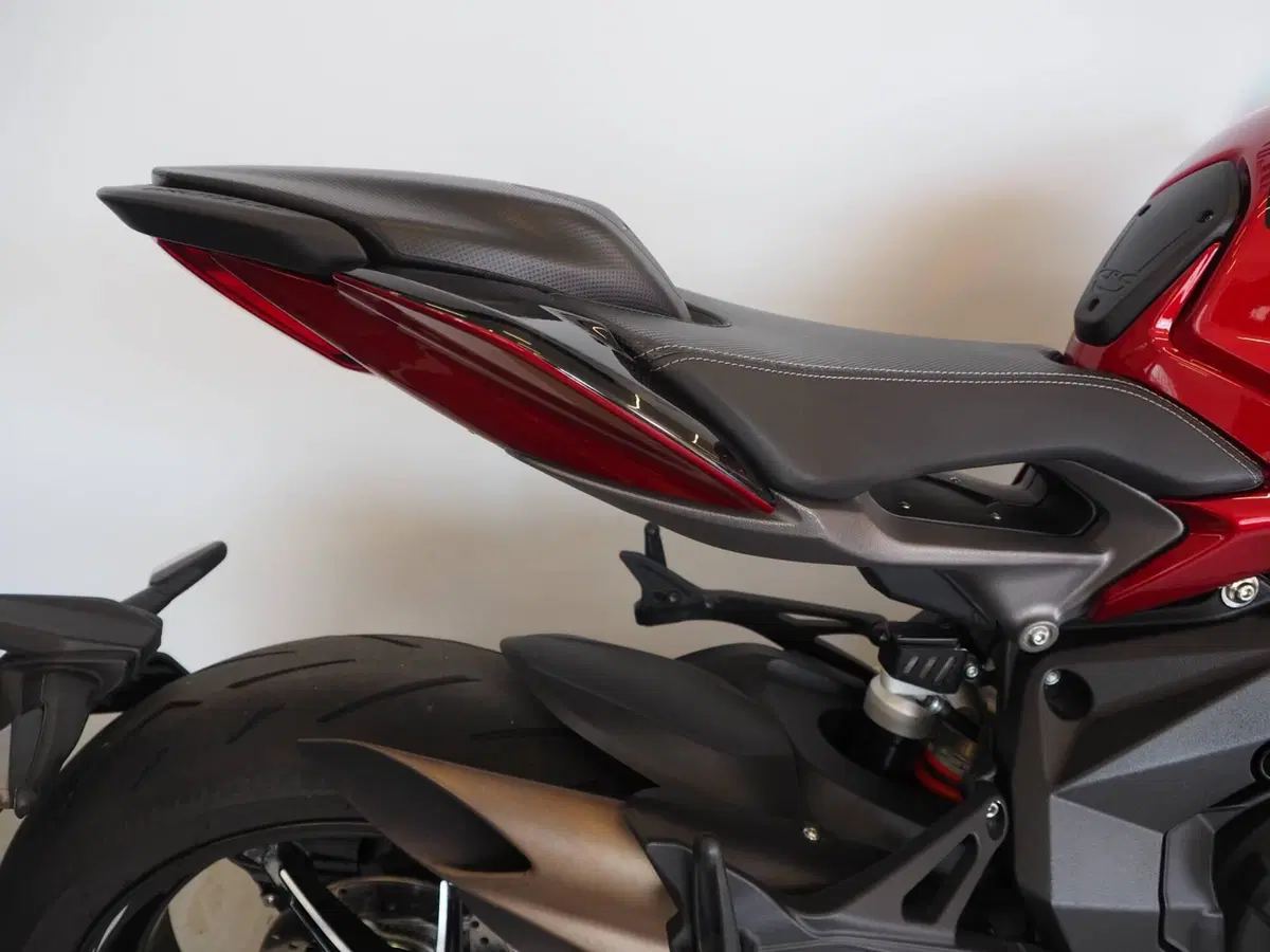 MV Agusta Brutale 800 RR (2021 - 25) (7)
