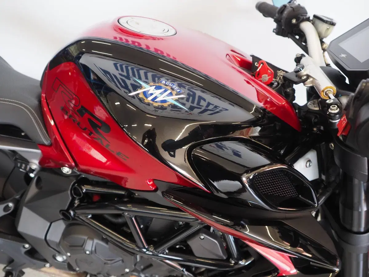 MV Agusta Brutale 800 RR (2021 - 25) (8)