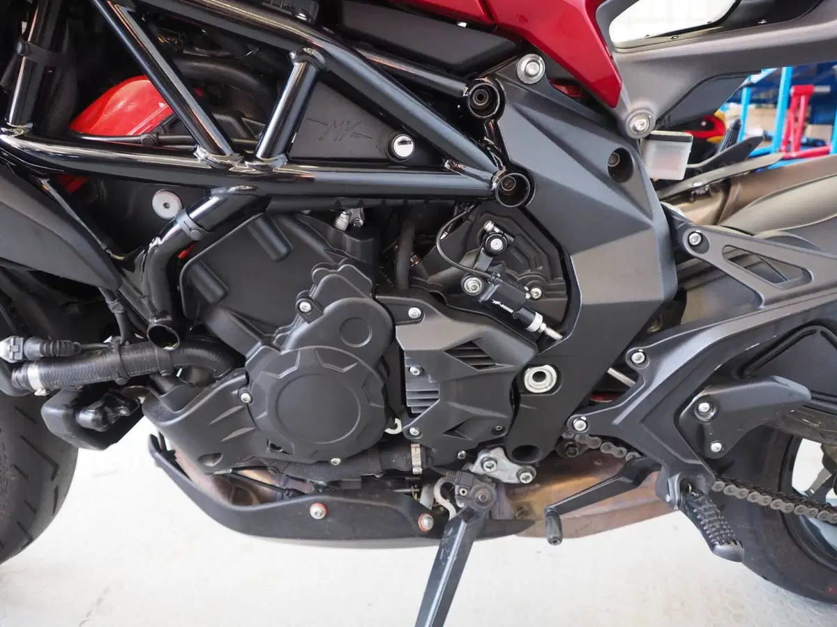 MV Agusta Brutale 800 RR (2021 - 25) (9)