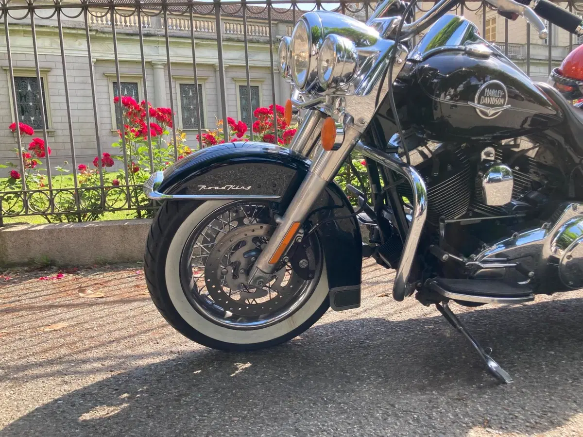 Harley-Davidson 1584 Road King Classic (2007 - 10) - FLHRC (3)