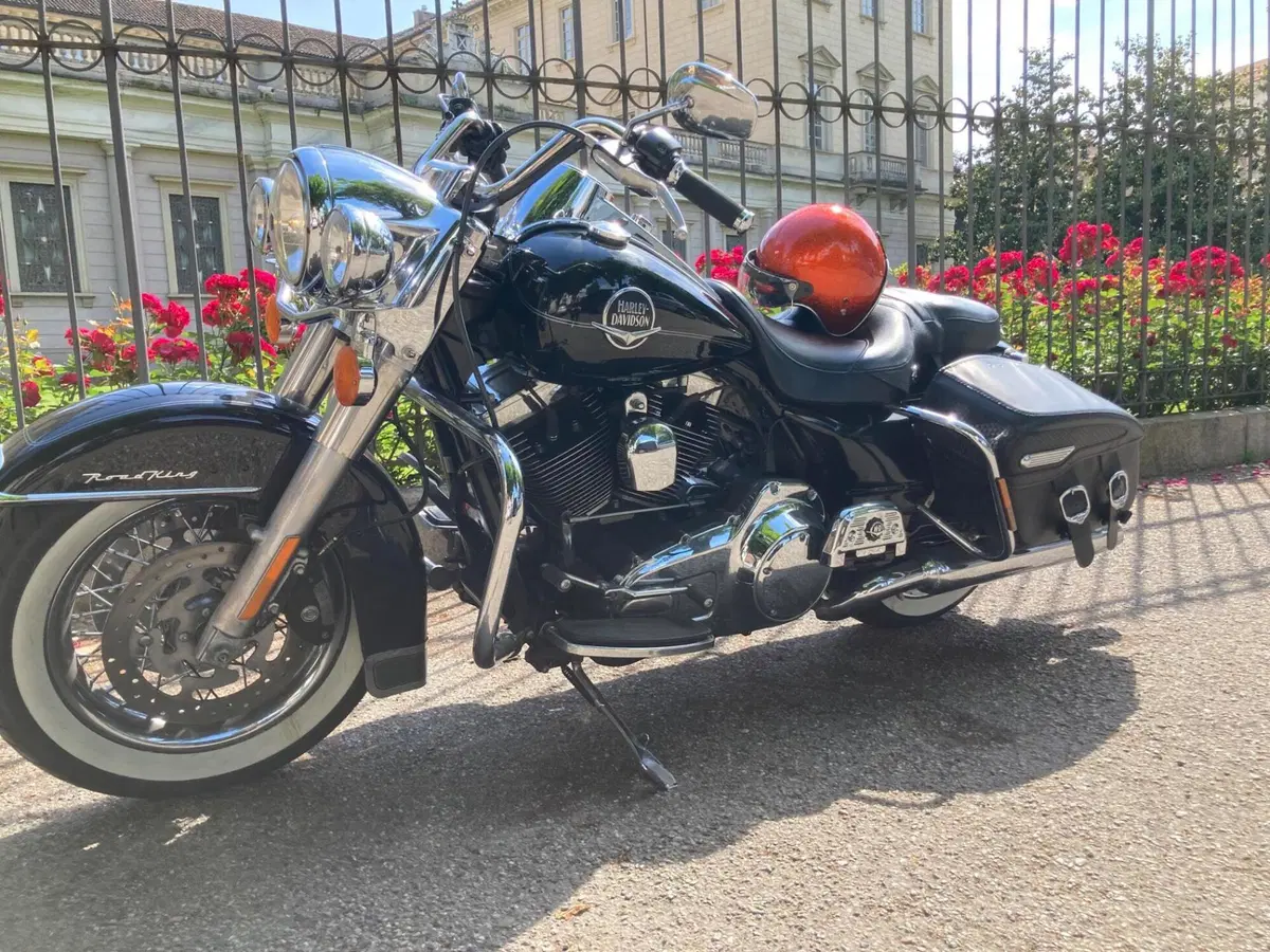 Harley-Davidson 1584 Road King Classic (2007 - 10) - FLHRC (4)