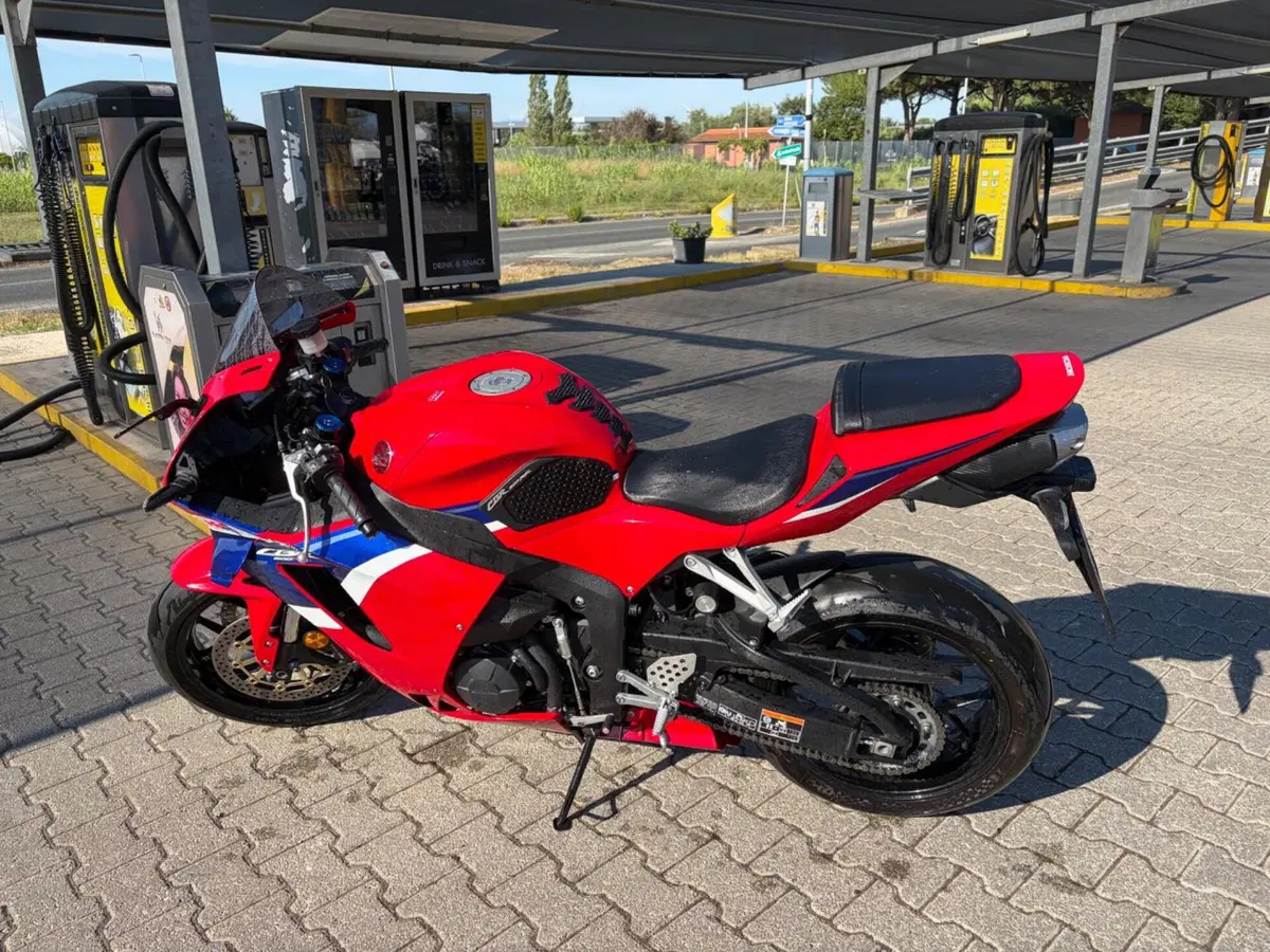 Honda CBR 600 RR (2024 - 26) (2)