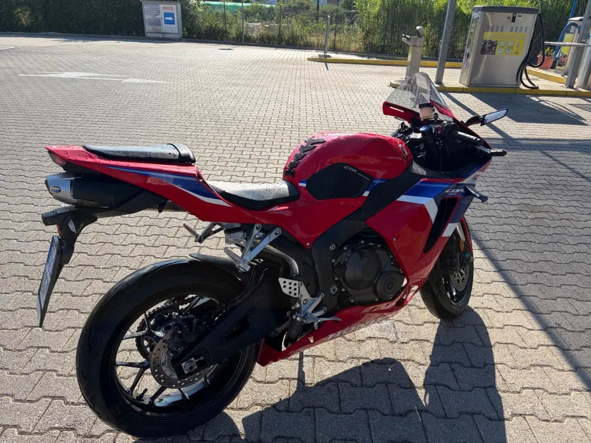 Honda CBR 600 RR (2024 - 26) (3)