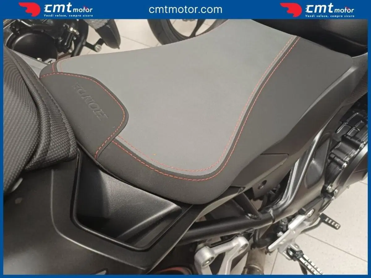 Honda CB 750 Hornet (2023 - 24) (7)