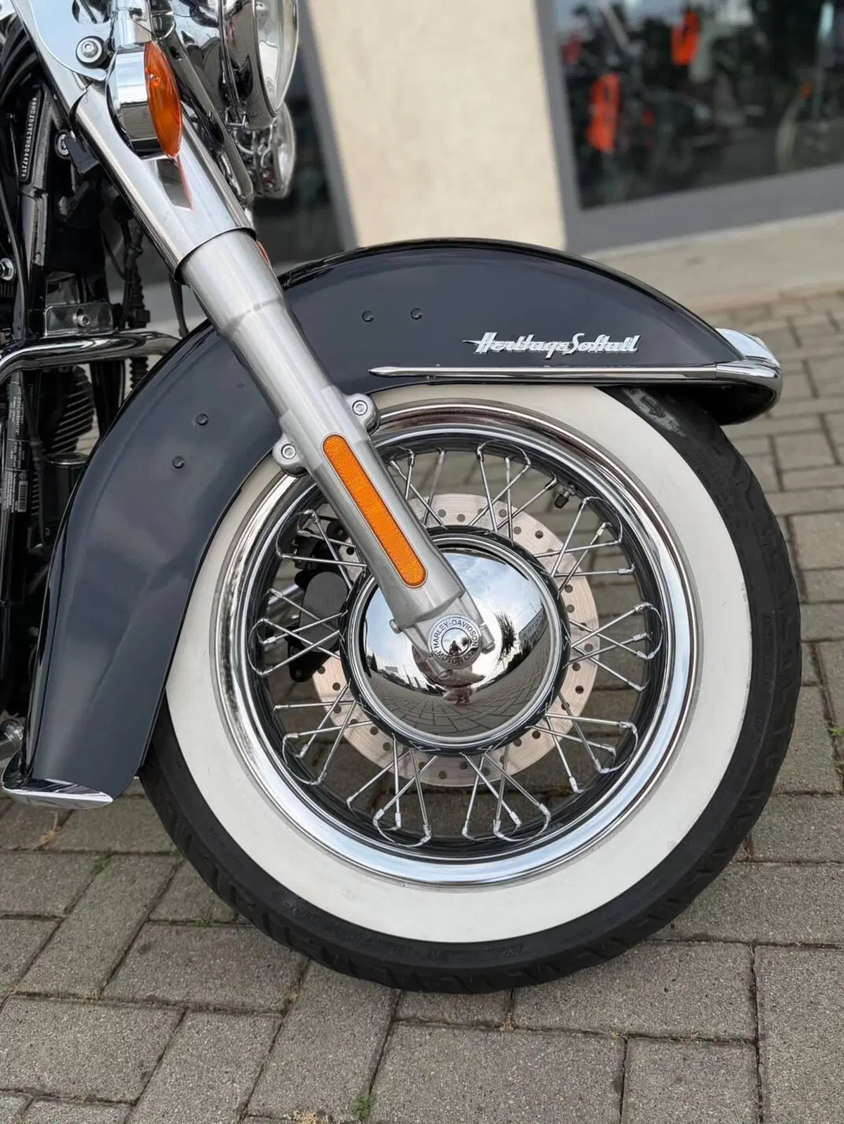 Harley-Davidson 1690 Heritage Classic (2011 - 17) - FLSTC (9)