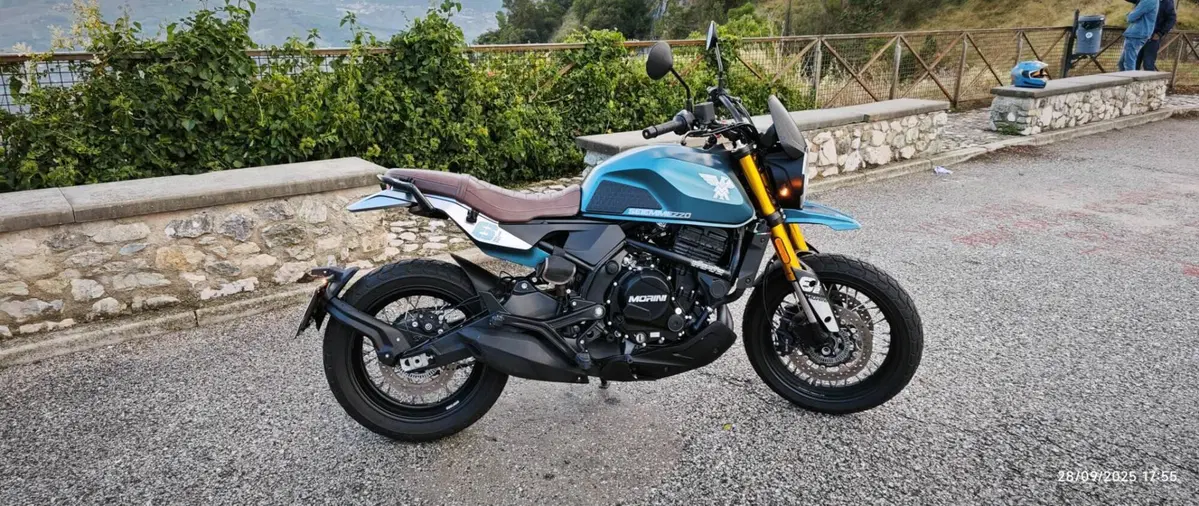 Moto Morini SEIEMMEZZO SCR (2022 - 26) (4)