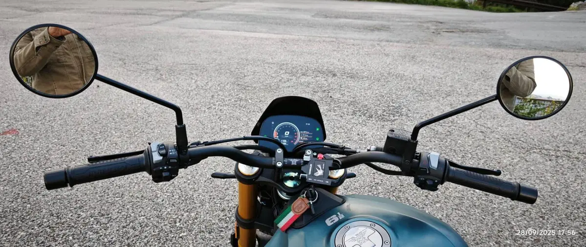 Moto Morini SEIEMMEZZO SCR (2022 - 26) (5)