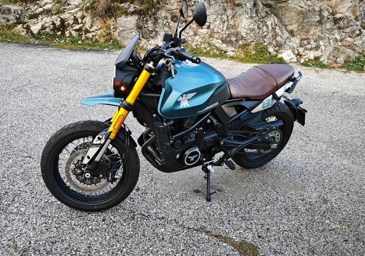Moto Morini SEIEMMEZZO SCR (2022 - 26) (6)