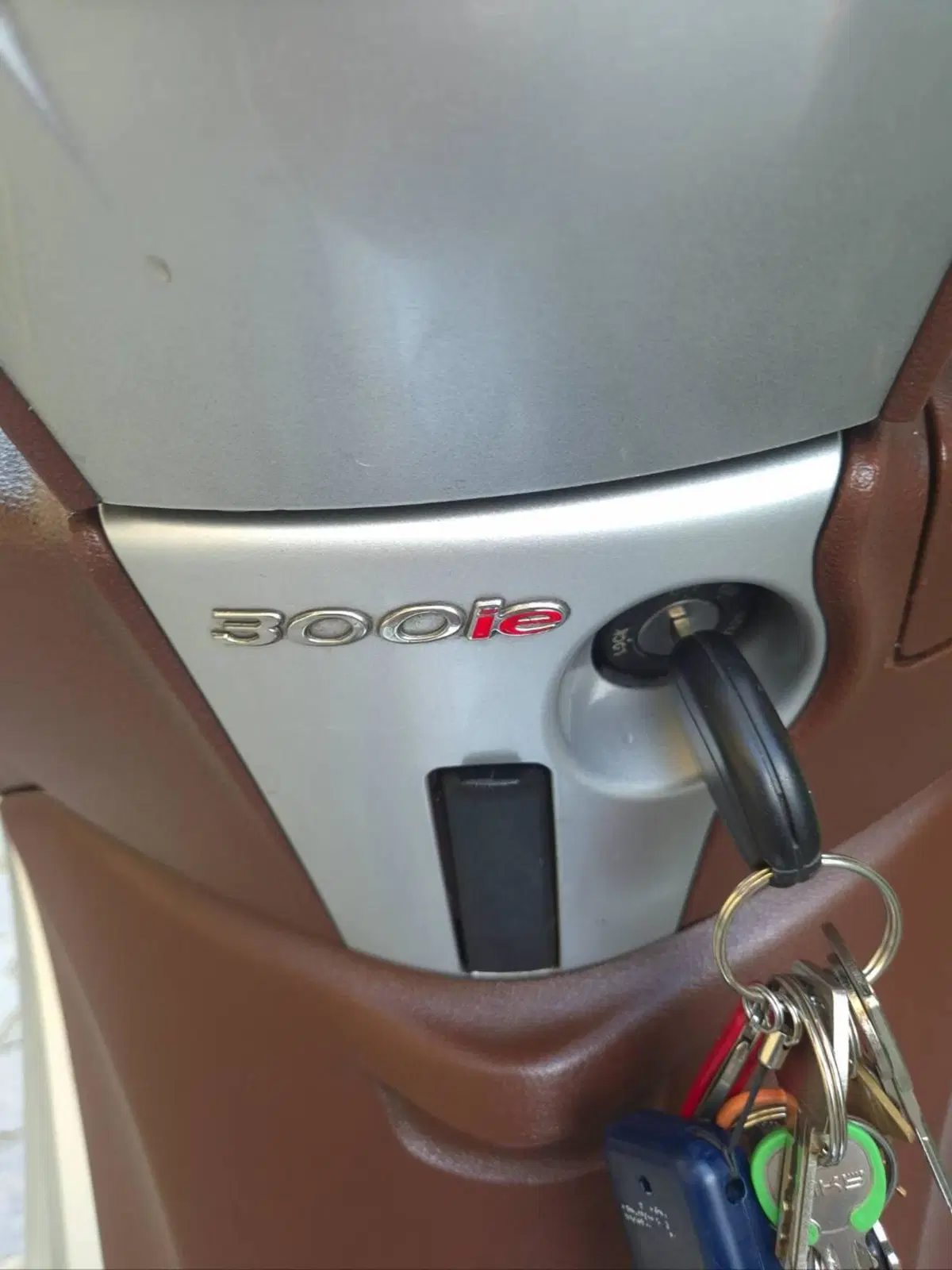 Piaggio Beverly 300 i.e. (2010 - 16) (12)