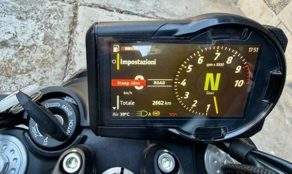Ducati Scrambler 800 Icon Dark (2025 - 26) (2)