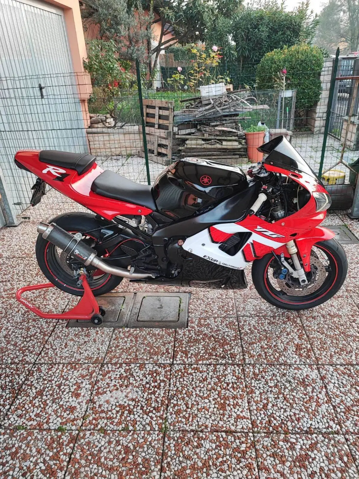 Yamaha YZF R1 (2000 - 01) (3)