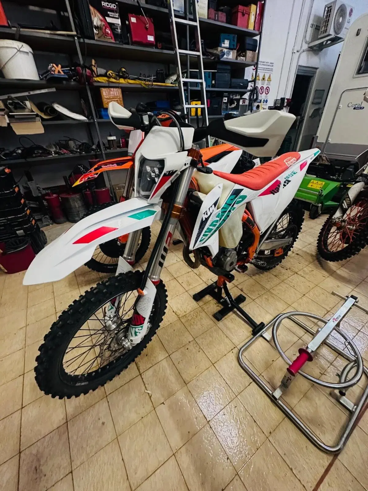 KTM 250 EXC-F Six Days (2021) (6)