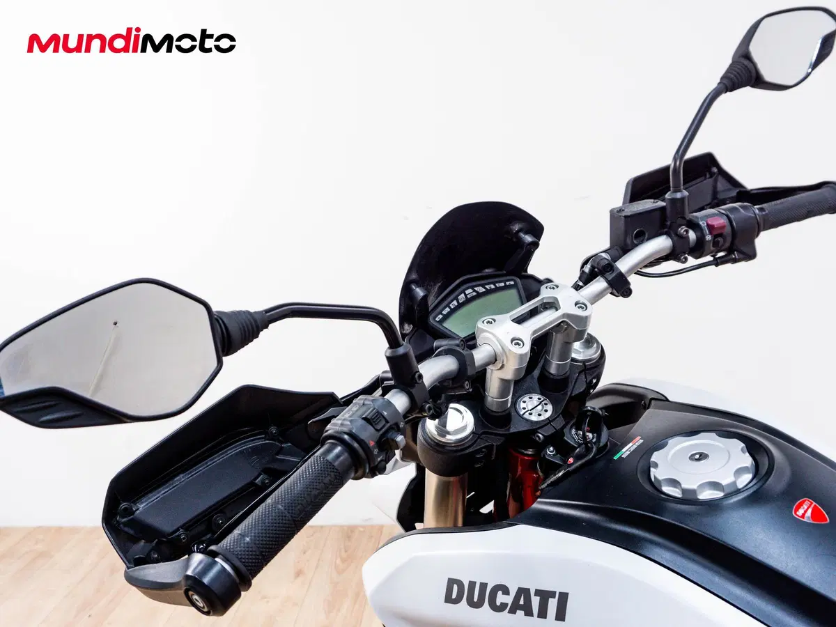 Ducati Hypermotard 939 (2016 - 18) (11)