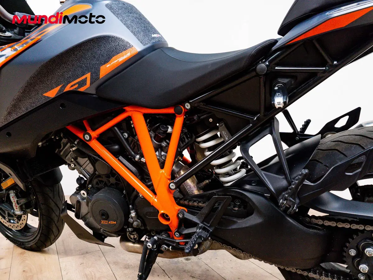 KTM 1290 Super Duke GT (2022 - 25) (10)