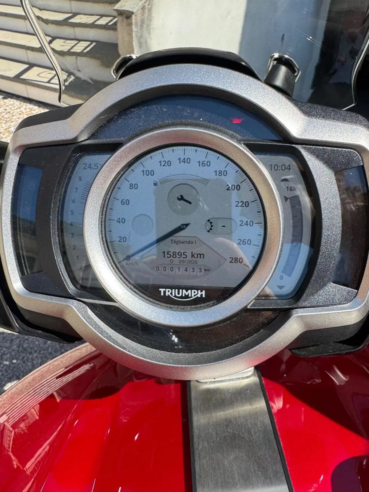 Triumph Rocket 3 R 221 (2021 - 23) (3)