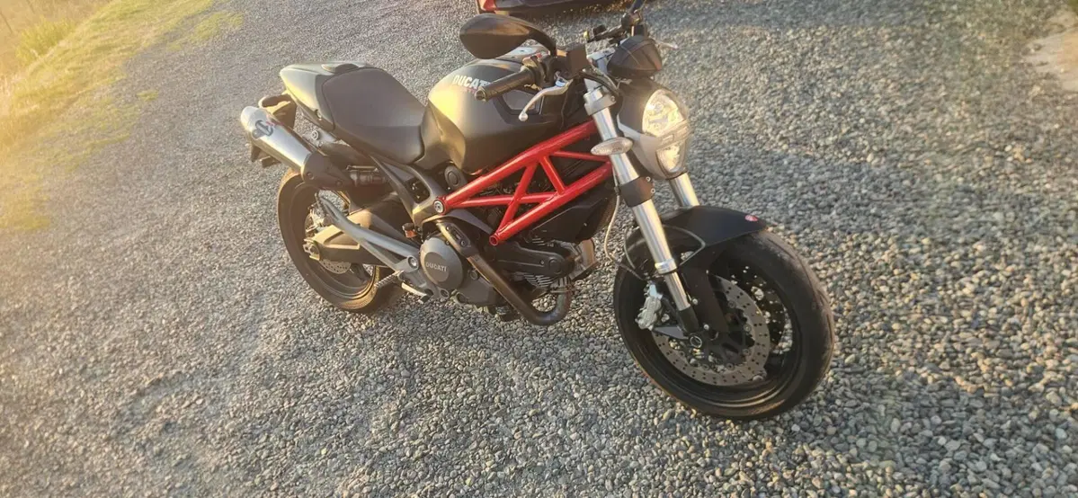 Ducati Monster 696 (2008 - 13) (2)