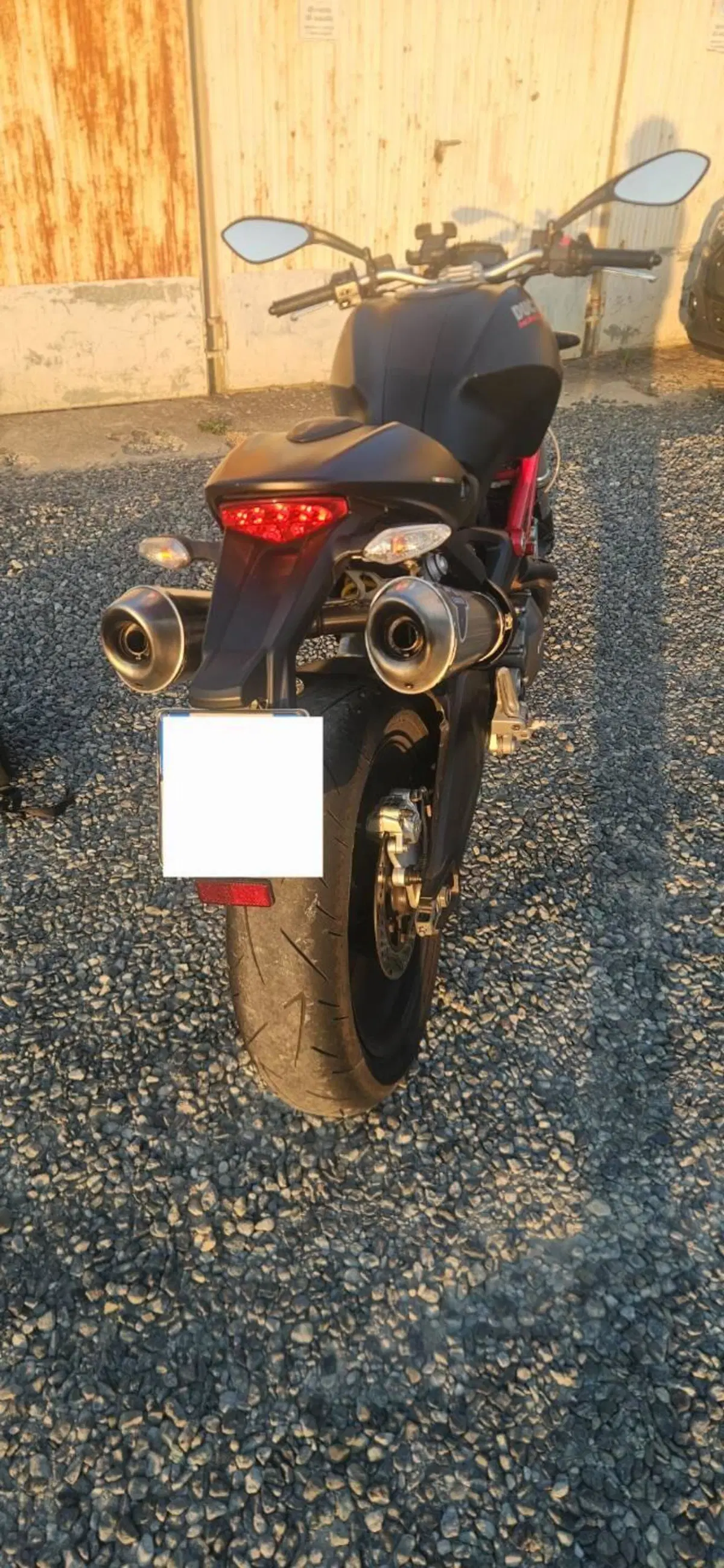 Ducati Monster 696 (2008 - 13) (4)