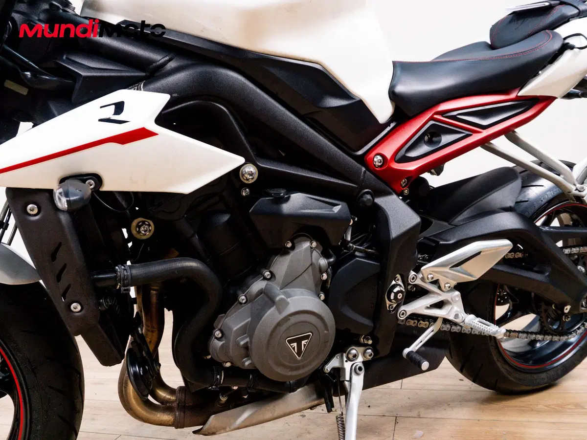 Triumph Street Triple 765 R (2023 - 26) (9)