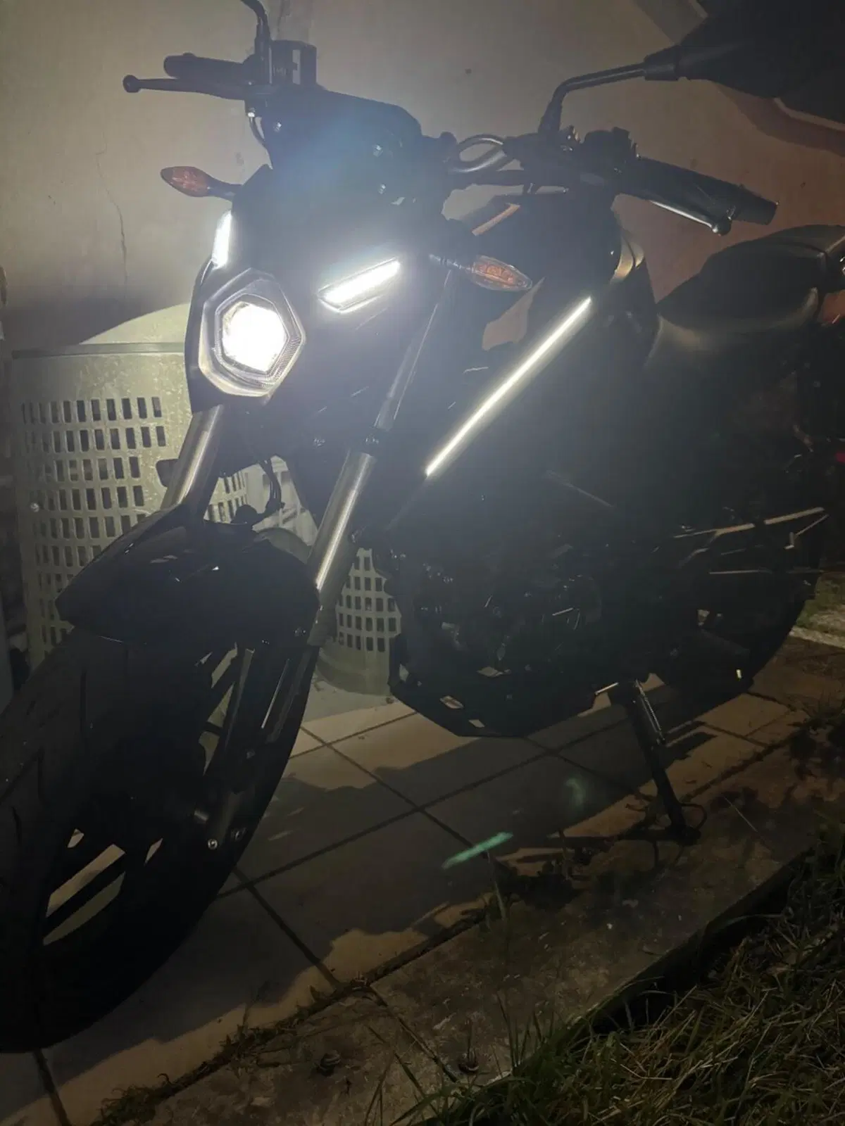 Voge Brivido 125R (2023 - 26) (2)