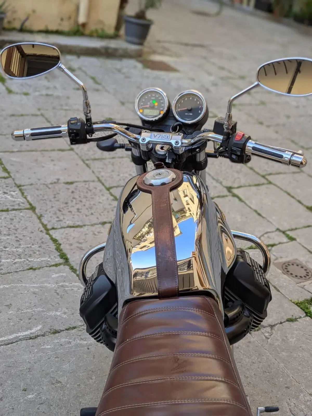 Moto Guzzi V7 III Anniversario (2017 - 18) (13)