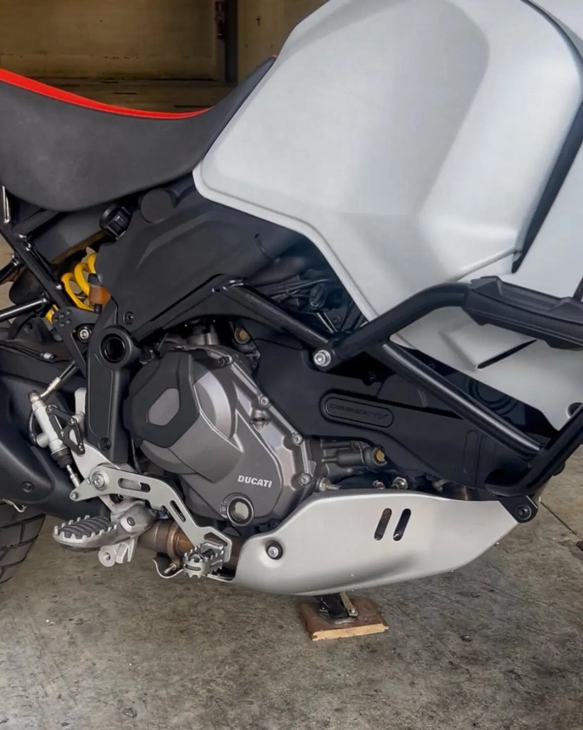 Ducati DesertX (2022 - 25) (6)