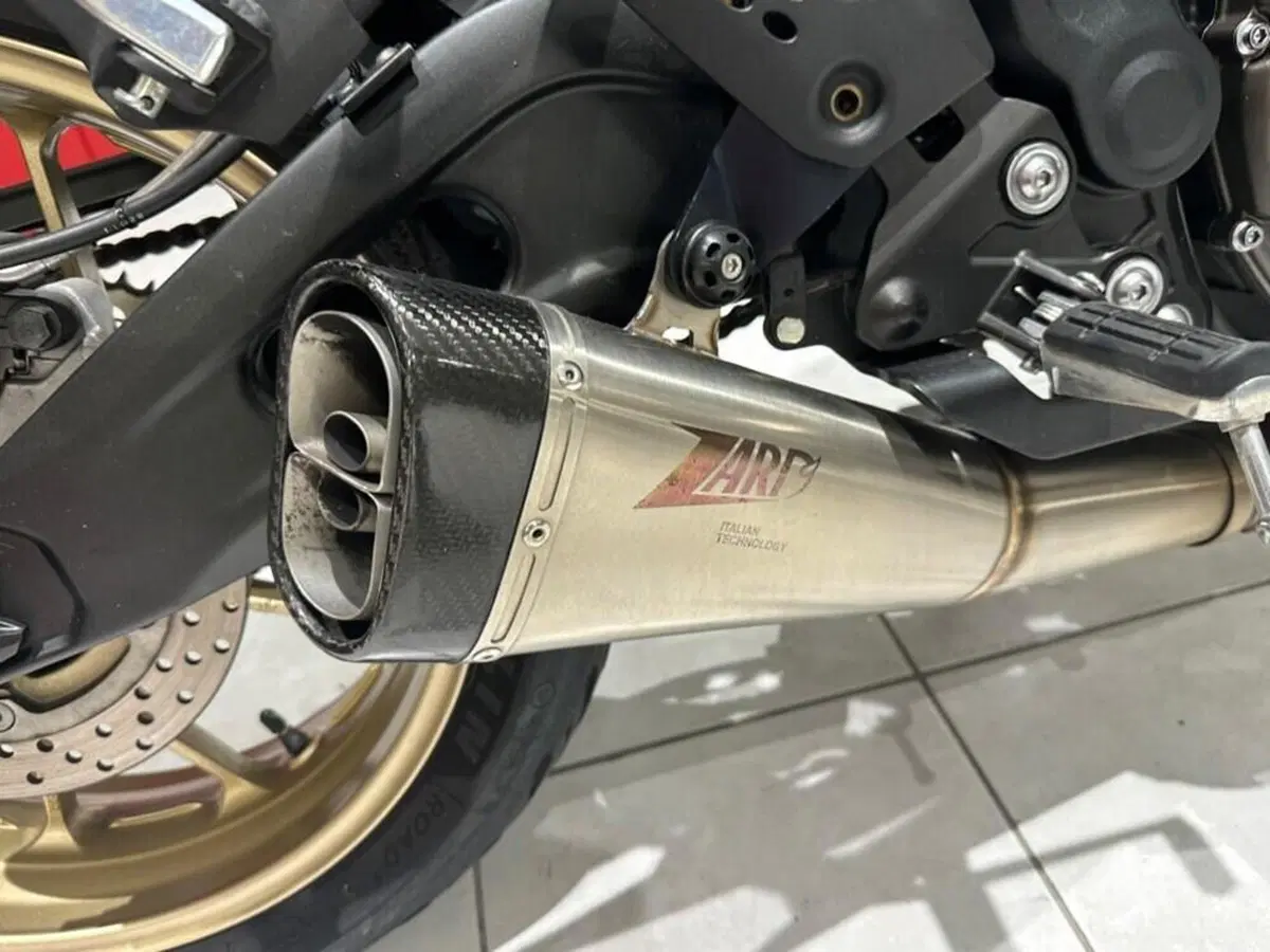 Yamaha XSR 700 (2022 - 26) (4)